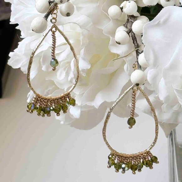 Handmade green and gold beaded crystal fringe earrings - Picture 4 of 7